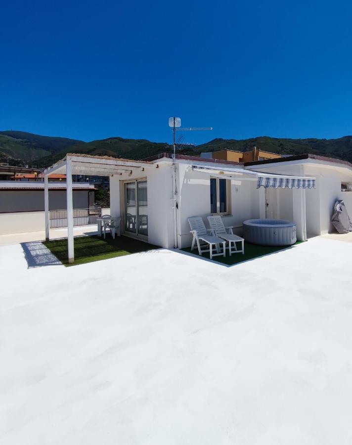 Terrazza Sul Mare The Lighthouse Apartment Paola